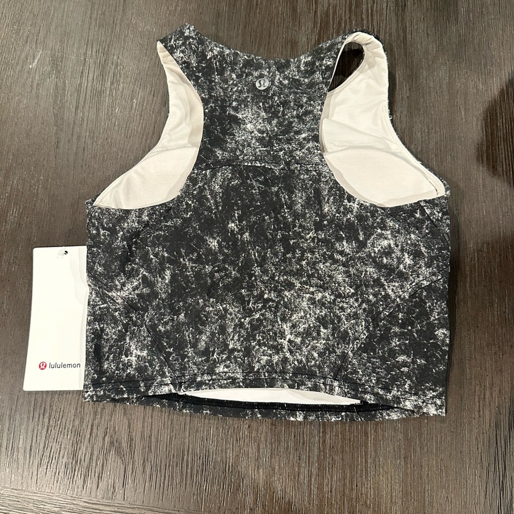Lululemon Invigorate Train Tank - Picture 2 of 4